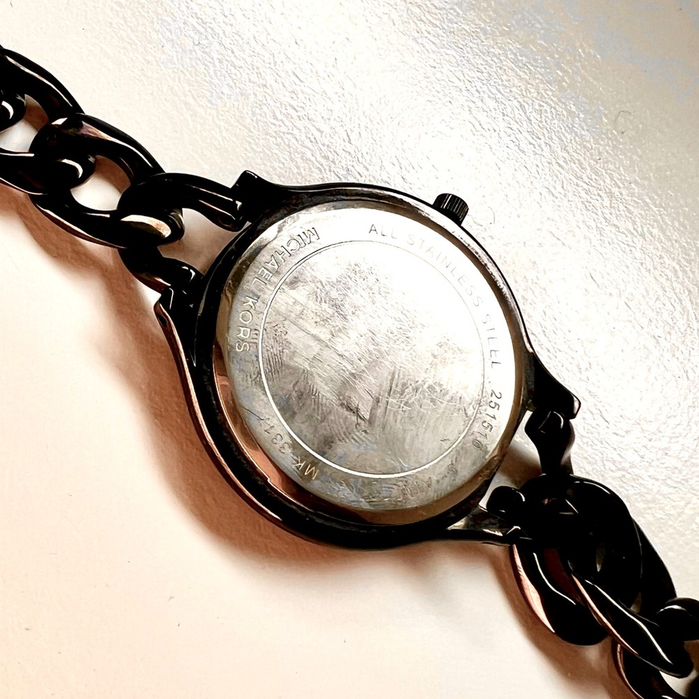 MICHKEL KORS Watch - Picture 5 of 10